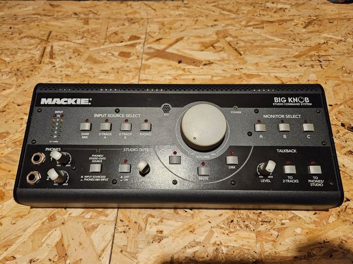 Mackie "Big Knob" Studio Command System - Professional Monitor Controller
