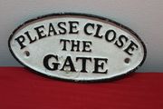 Vintage-Style Cast Iron Please Close The Gate Sign