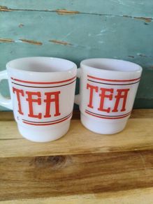 2 x Vintage Milk Glass Tea Cups