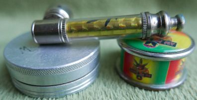 Smoke and Fly, Herb Grinder and Pipe ( 15 each)