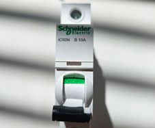 A9F43110 Schneider Electric Miniature circuit breaker (MCB), Acti9 iC60N Disbo, 1P, 10A, B curve, 6000A (IEC/EN 60898-1), 10kA (IEC/EN 60947-2)