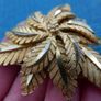 Vintage Modernist Mid Century Gold Tone Abstract Star Brooch Image 5