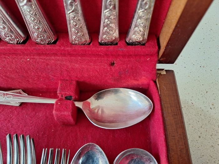 Newbridge Canteen of Cutlery - Celtic Design