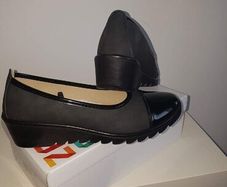 Ladies shoes