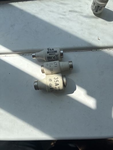 Job-Lot of Bottle Fuses 16A 25A & 35A