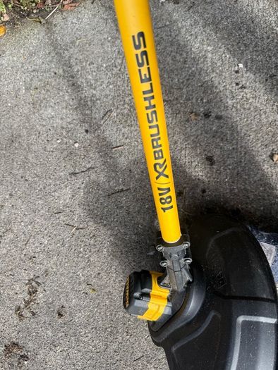DEWALT Strimmer DCM561PBS-XJ 18V Brushless String Trimmer Bare Unit
