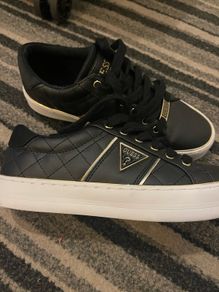 ladies Guess shoe original bought in guess shop