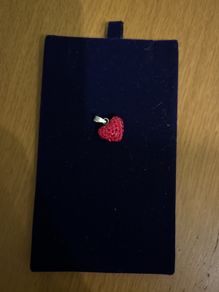 Red heart sparkling pendant
