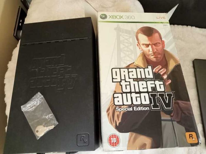 Grand Theft Auto IV Special Edition Xbox 360 - Complete Collector's Box Set