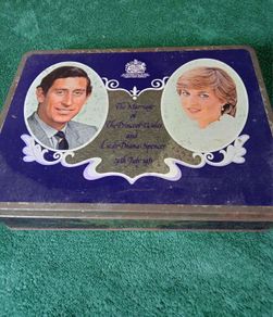 Vintage Carburys Milk Chocolate Souvenir Tin/ The marriage of Prince of Wales & Lady Diana Spencer
