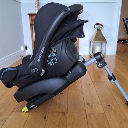 maxi cosi car seat and isofix base
