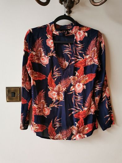 Navy top