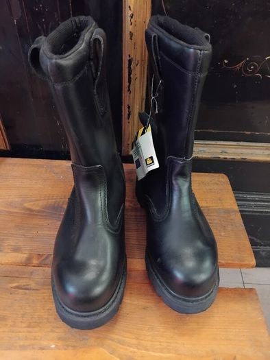 Size 7 Steel Toe boots new