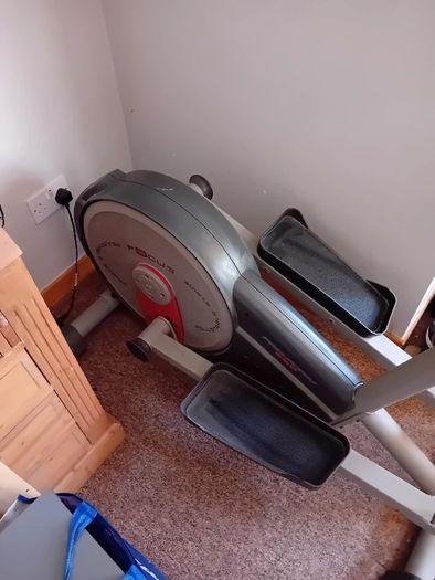 Cross trainer