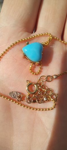 Vintage jewelry is sold individually for 5 to 10 euros