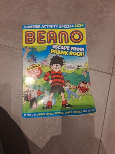 beano and dandy comic annuals and specials