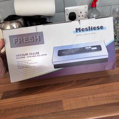 Mesliese vacuum sealer machine