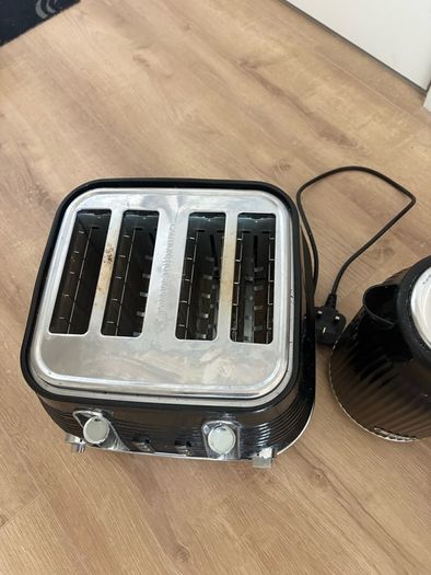 kettle and toaster