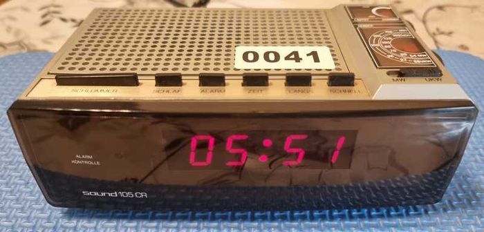 Vintage - Sound 105 - AM/FM Dual Alarm Clock Radio Model CR, Full Tested.