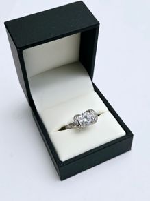 Brand New 9ct White Gold Dress Ring