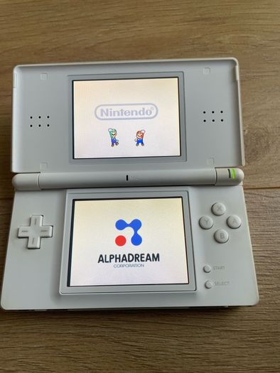 Modded Nintendo ds lite crystal white USG 001 boxed with manual with Flash Card 8gb with Games and retro games pokemon