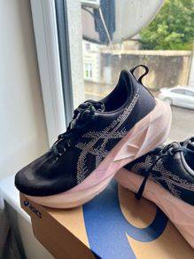 ASICS Novablast 5 Womens Running Shoes UK 5 EU 38