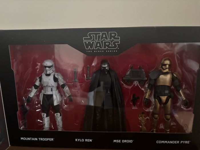 Star wars the black series first order Disney park exclusive