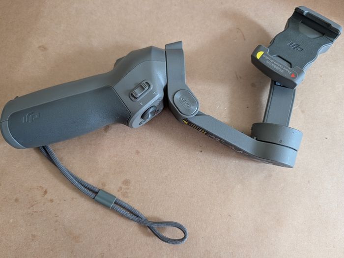 DJI Osmo Mobile Combo 3