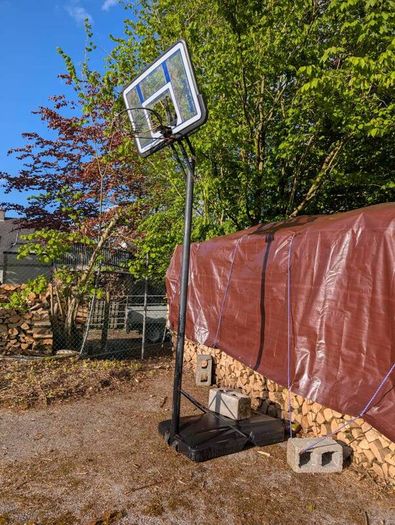 Adjustable Basketball hoop