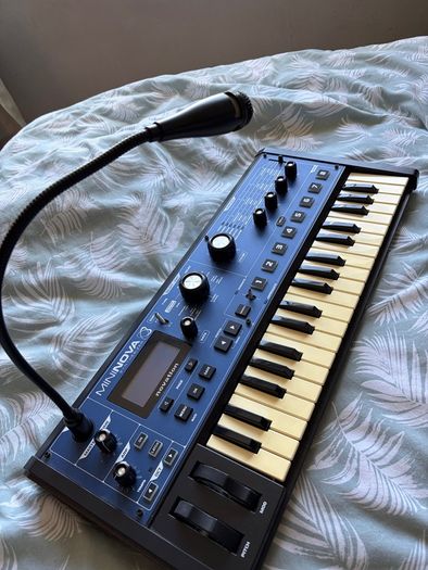 Novation Mini Nova Synth