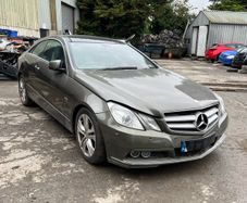 Breaking Mercedes e220cdi coupe w207 786 2011