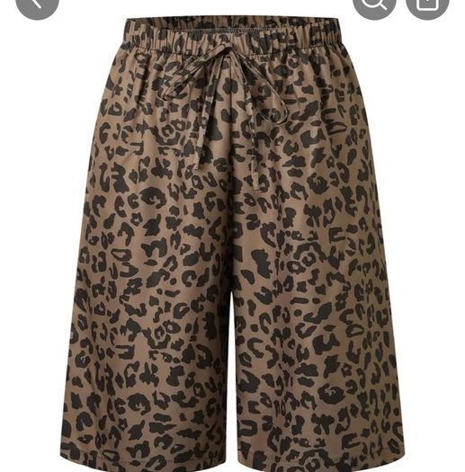 Women's Shorts XL New