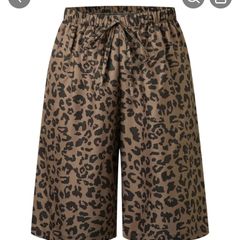 Women's Shorts XL New