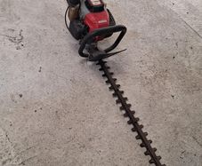 Fuji Robin HT 221 petrol hedge trimmer