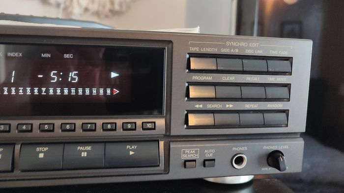 TECHNICS SL-PG420A, CD Player. Cleaned.Like New. Remote