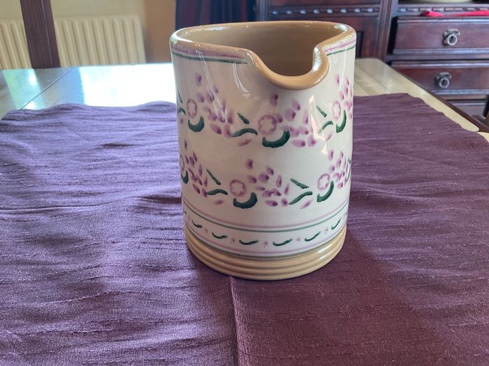 Nicholas Mosse new lavender 7 piece set , 6 bowls and a cylinder jug . Bowls are 6 inches in diameter and jug is 4 and a half inches in height