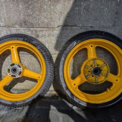 Suzuki SRAD 750 wheels