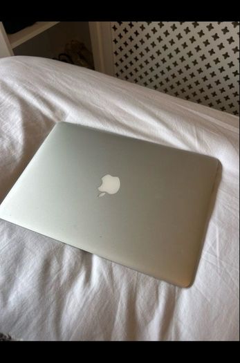 MacBook Air 13- inch