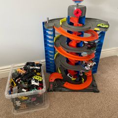 Hot wheels mega garage