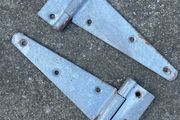 A pair of Galvanized T hinges (Dimensions in images)