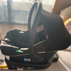 Babylo Car Seat and ISOFix Base R129 Excellent Condition