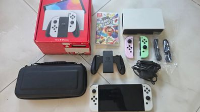Nintendo Switch Oled + extras