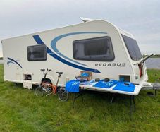 Pegasus Caravan - bunk beds & 'full-sized bathrom