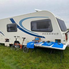 Pegasus Caravan - bunk beds & 'full-sized bathrom