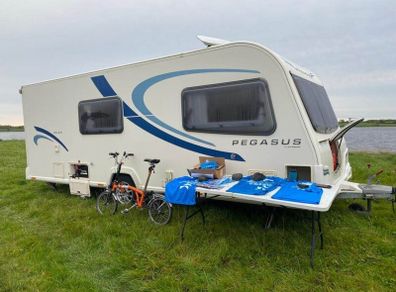Pegasus Caravan - bunk beds & 'full-sized bathrom