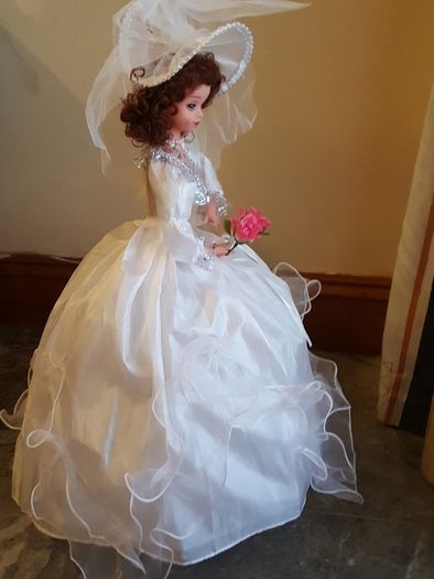 singing and moving doll