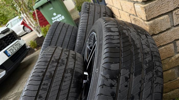 Mercedes 19" alloys tires