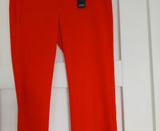 Red cropped trousers, size medium, new