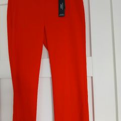 Red cropped trousers, size medium, new