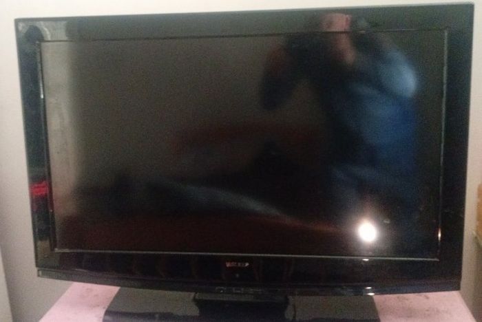 Walker HD TV 32" Perfect Condition